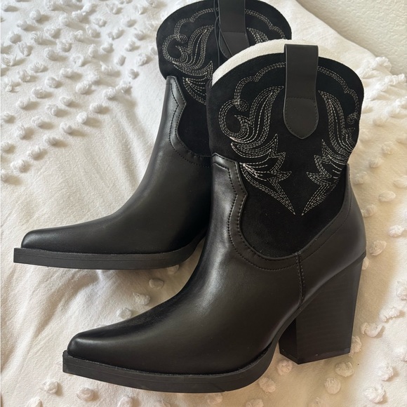 Black Western Ankle Boots - Picture 3 of 4
